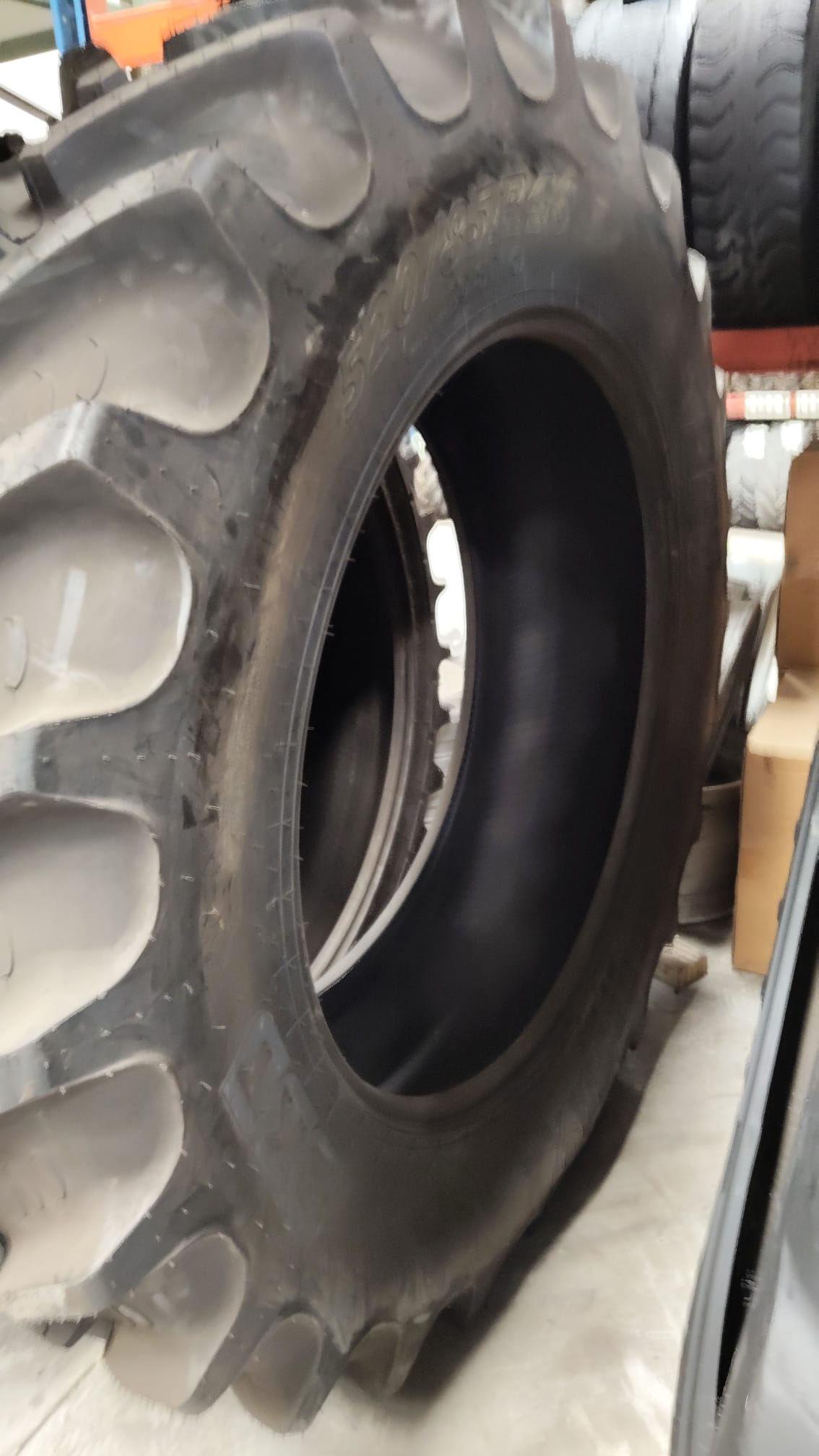 BKT 520/85R46 - Imagen 3
