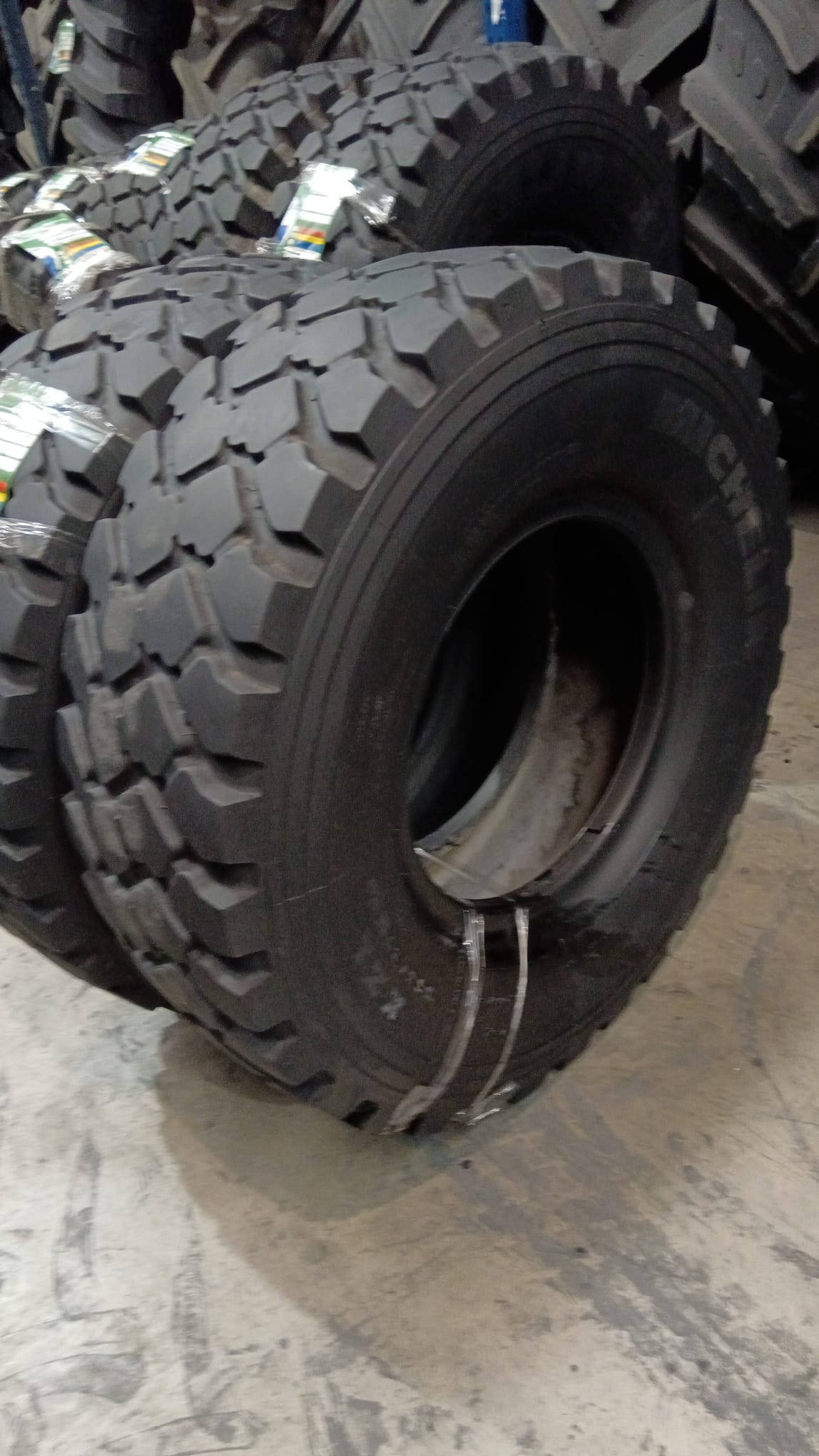 MICHELIN 365/85R20 - Imagen 3