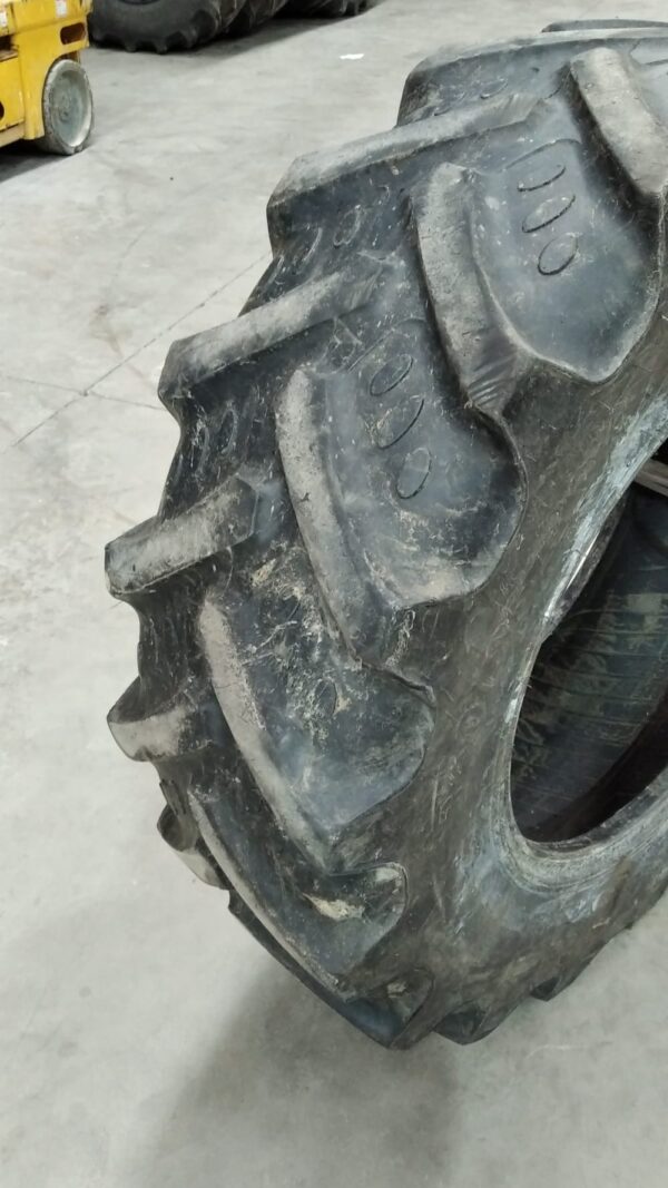 BKT 340/85R24 - Imagen 3
