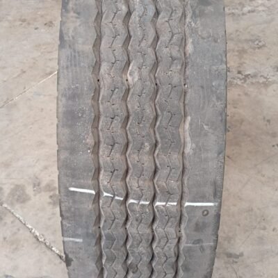 MICHELIN 265/70R19.5