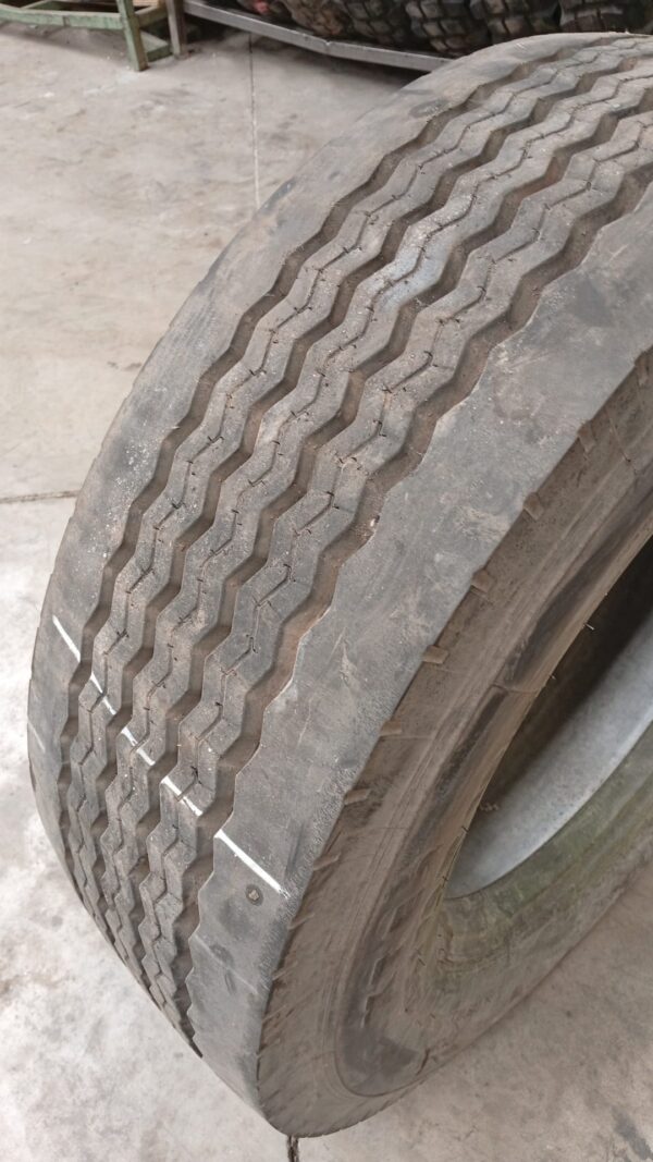 MICHELIN 265/70R19.5 - Imagen 3