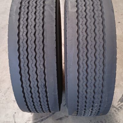 MICHELIN 265/70R19.5