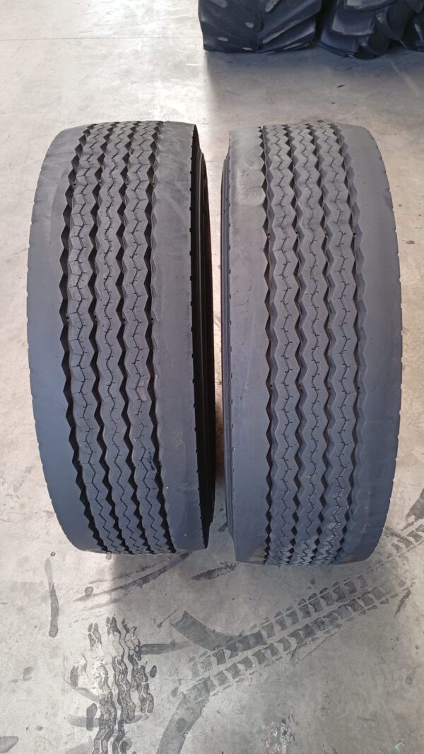 MICHELIN 265/70R19.5 - Imagen 2
