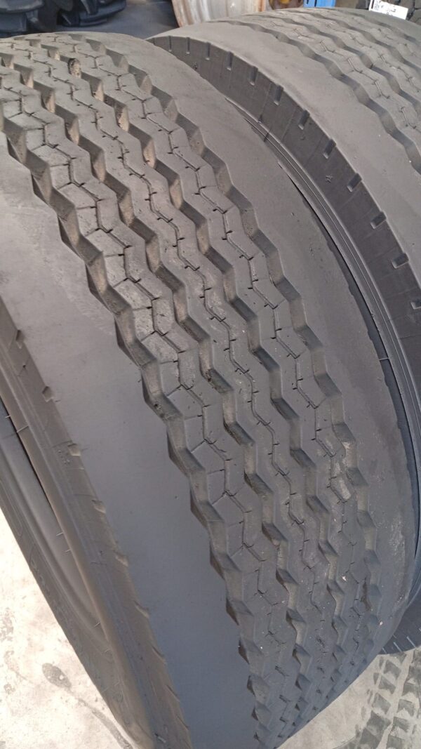 MICHELIN 265/70R19.5 - Imagen 4