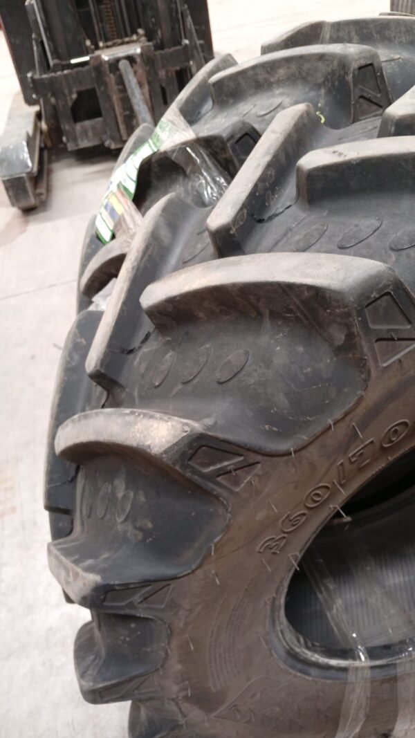 BKT 360/70R20 - Imagen 3