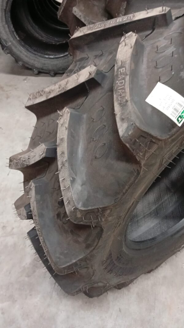 BKT 320/70R20 - Imagen 3
