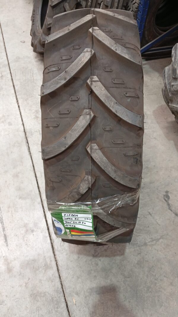 KLEBER 300/70R20 - Imagen 2