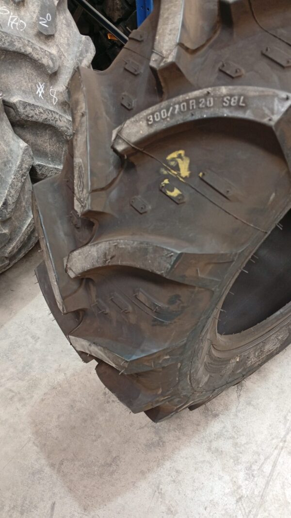 KLEBER 300/70R20 - Imagen 3