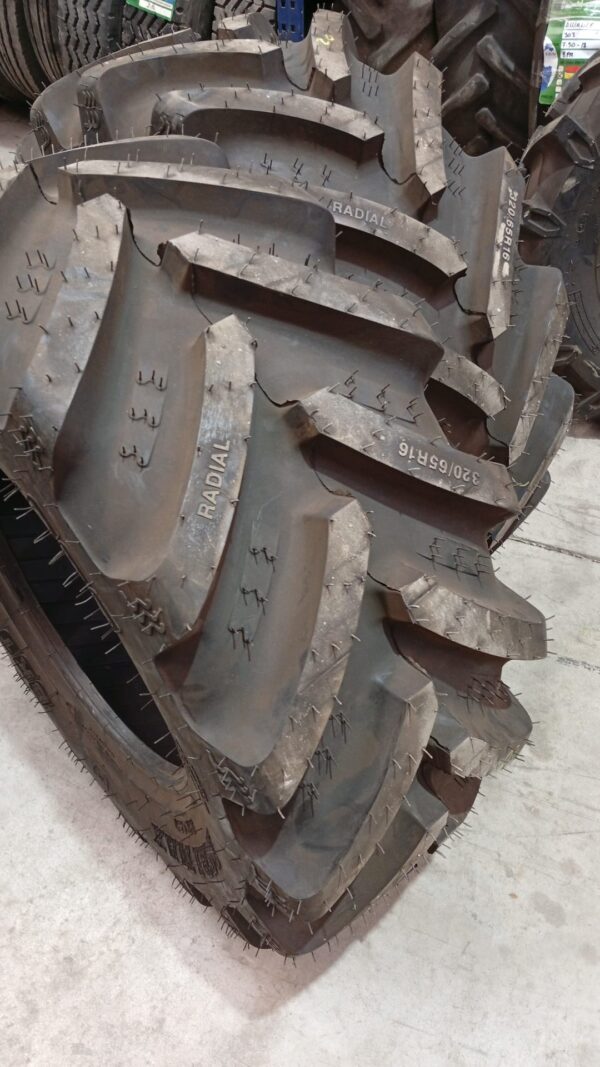BKT 320/65R16 - Imagen 3