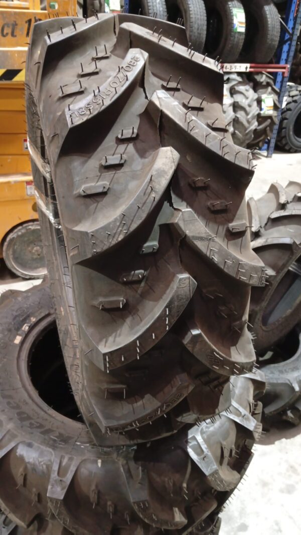 KLEBER 280/70R16 - Imagen 3