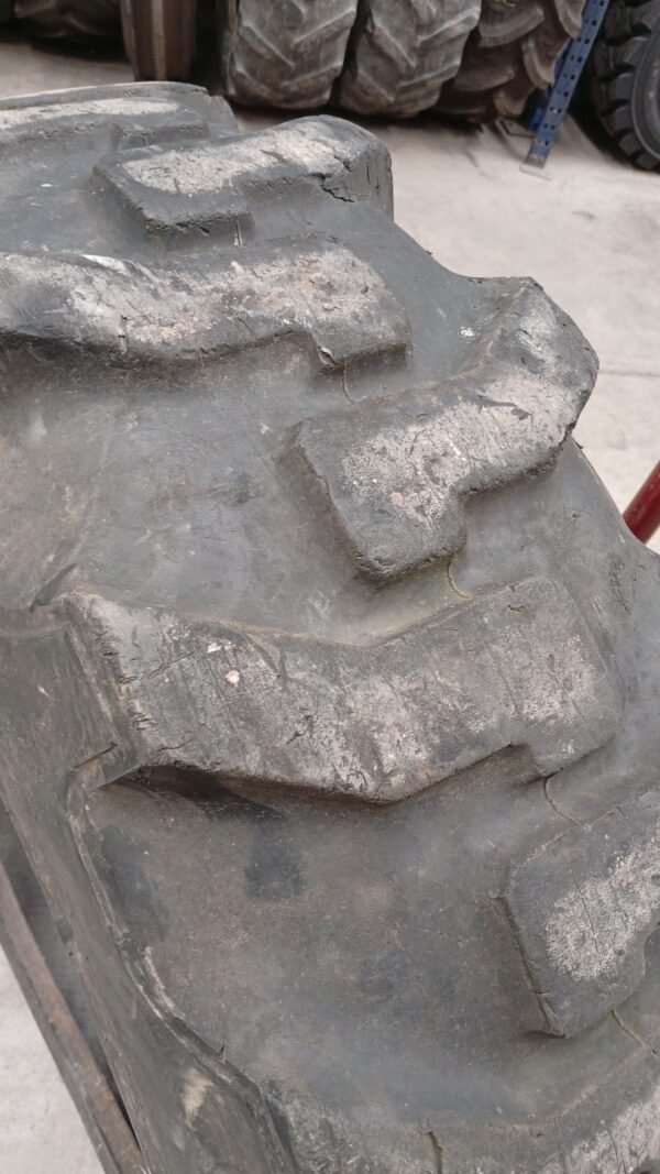 GOODYEAR 12.4-24 - Imagen 3