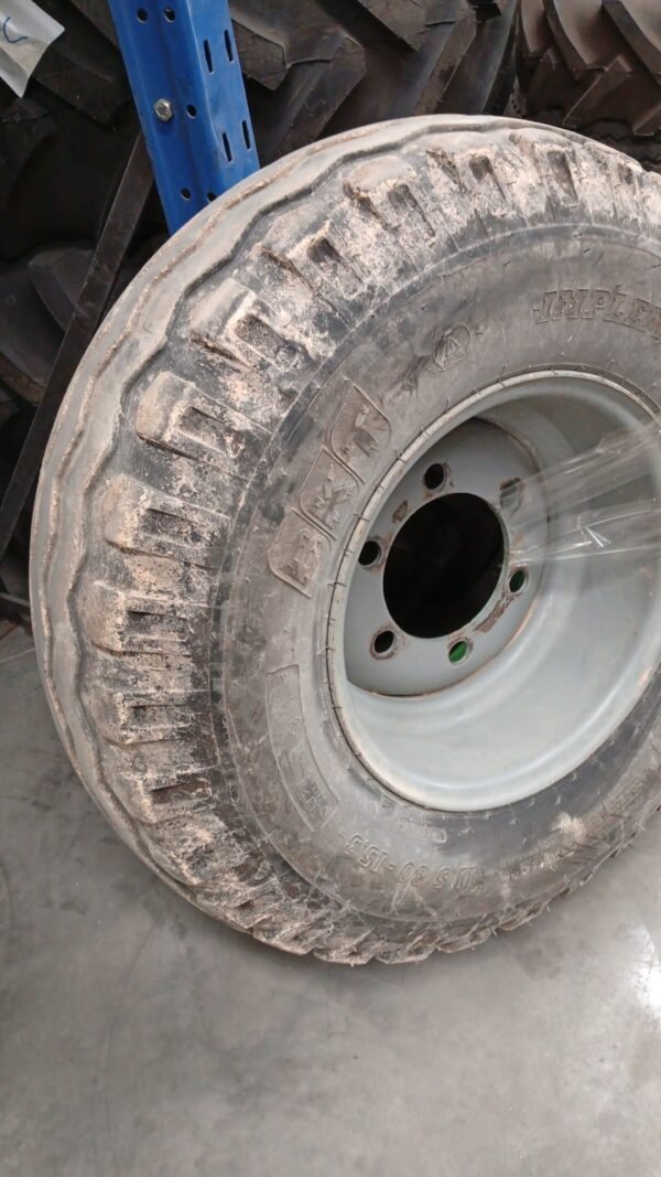 BKT 11.5/80-15.3 + LLANTA - Imagen 2