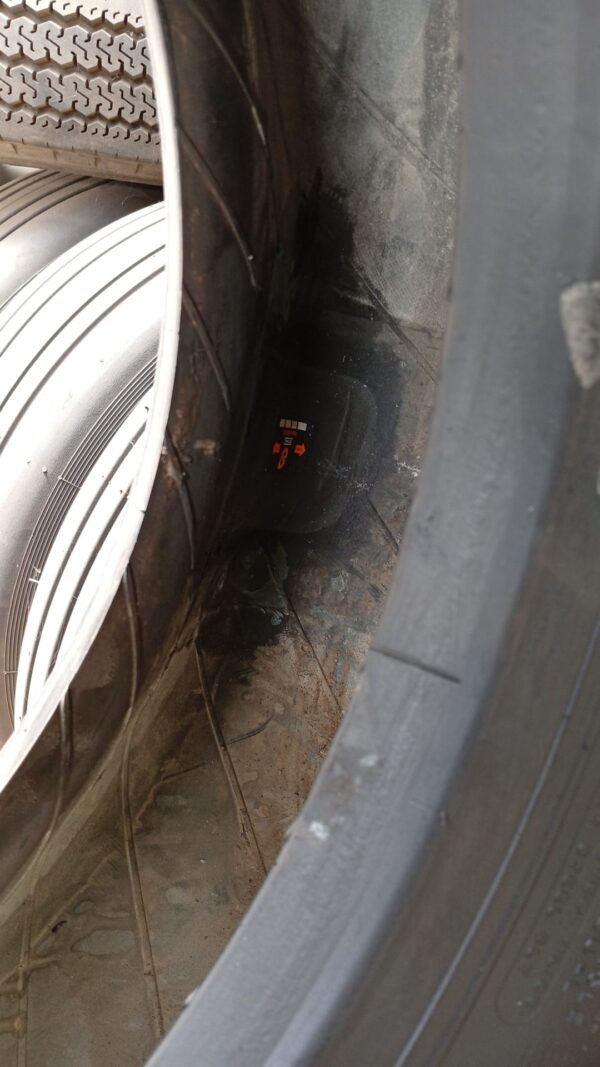 MICHELIN 9.5R17.5 - Imagen 3