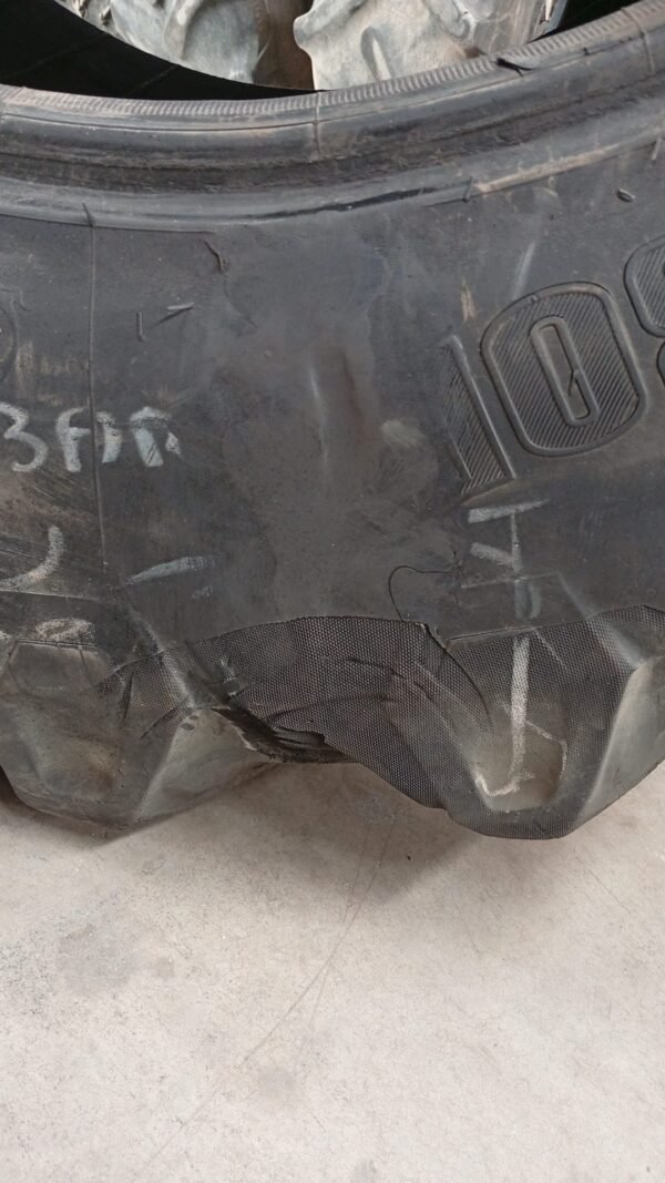 TRELLEBORG 540/65R28 - Imagen 3