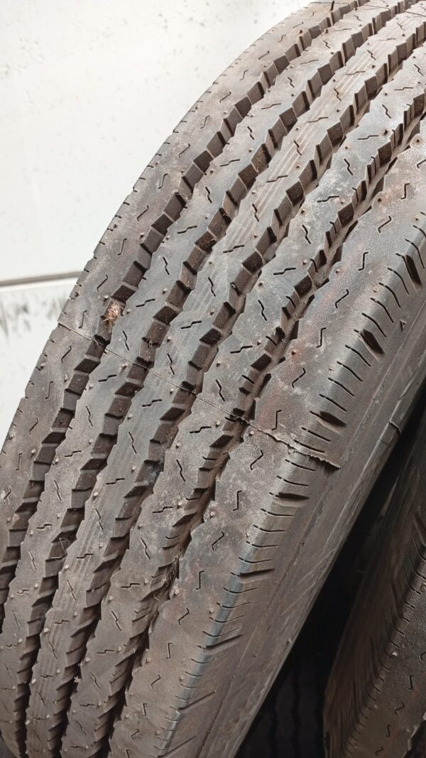 BRIDGESTONE 8.5R17.5 - Imagen 3