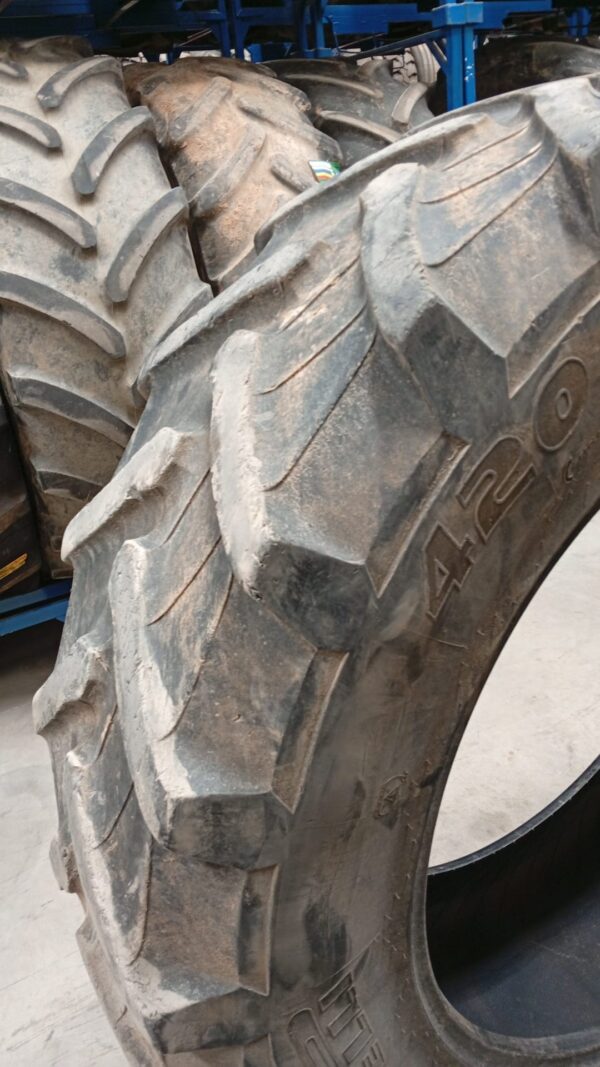 PIRELLI 420/85R38 - Imagen 3