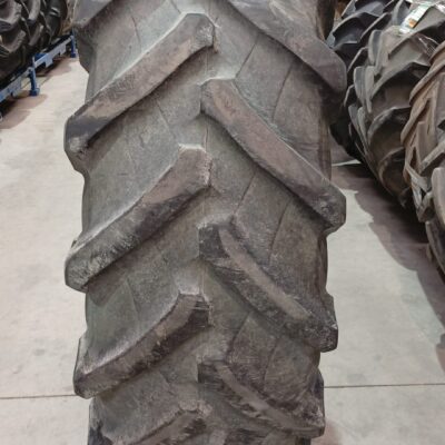 PIRELLI 520/70R38