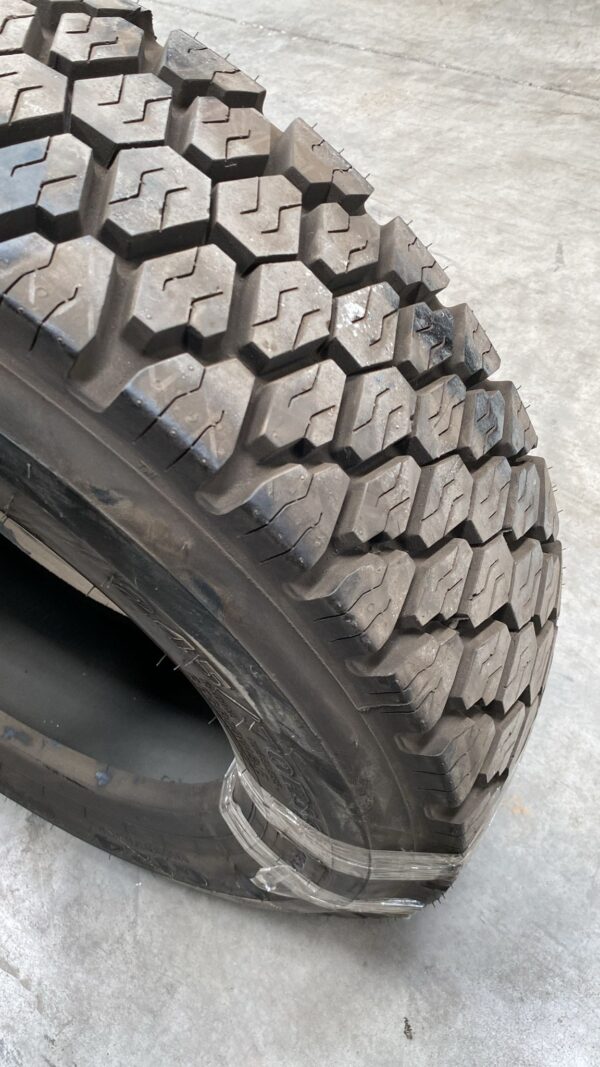 GOODYEAR 245/70R19.5 - Imagen 3