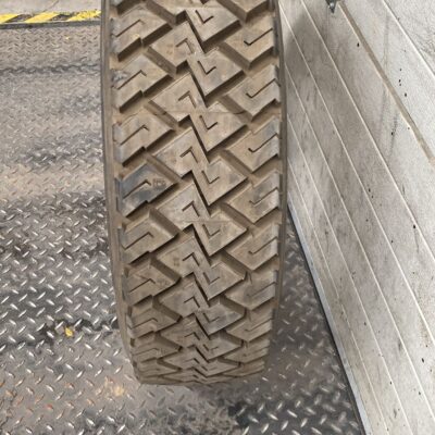 MICHELIN 265/70R19.5