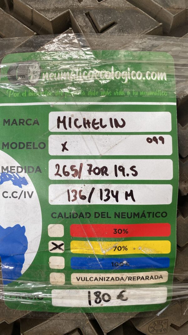 MICHELIN 265/70R19.5