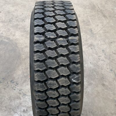 BRIDGESTONE 265/70R19.5