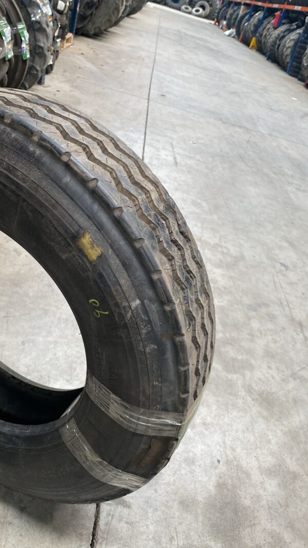MICHELIN 8R17.5 - Imagen 3