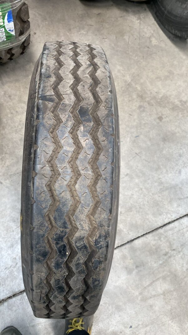 MICHELIN 8R17.5 - Imagen 2