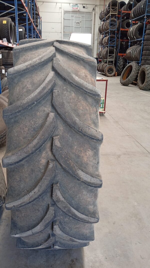 VREDESTEIN 520/70R38 - Imagen 2