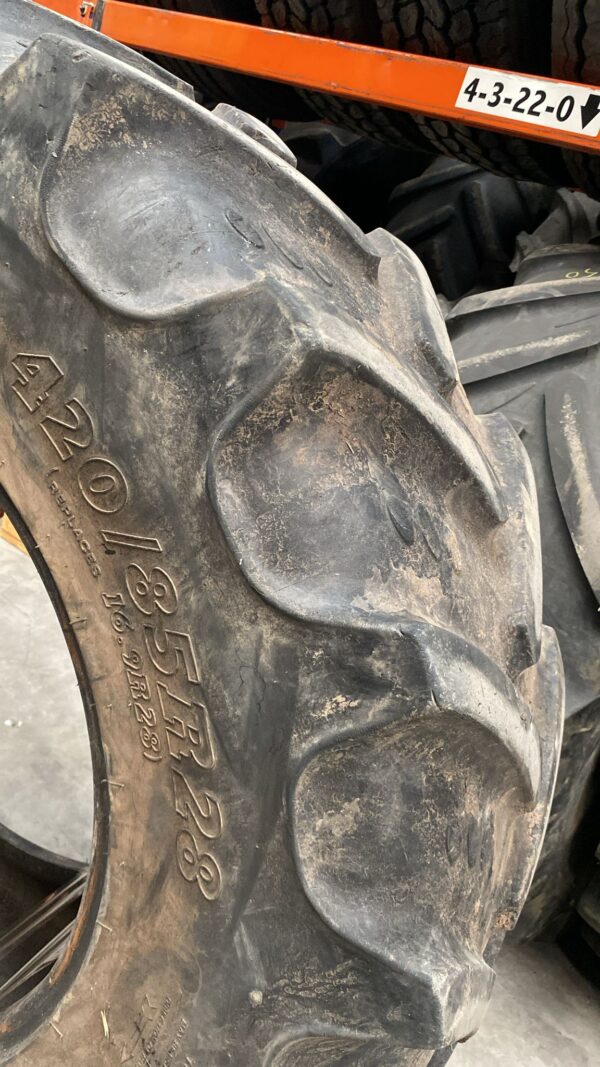 BKT 420/85R28 - Imagen 4