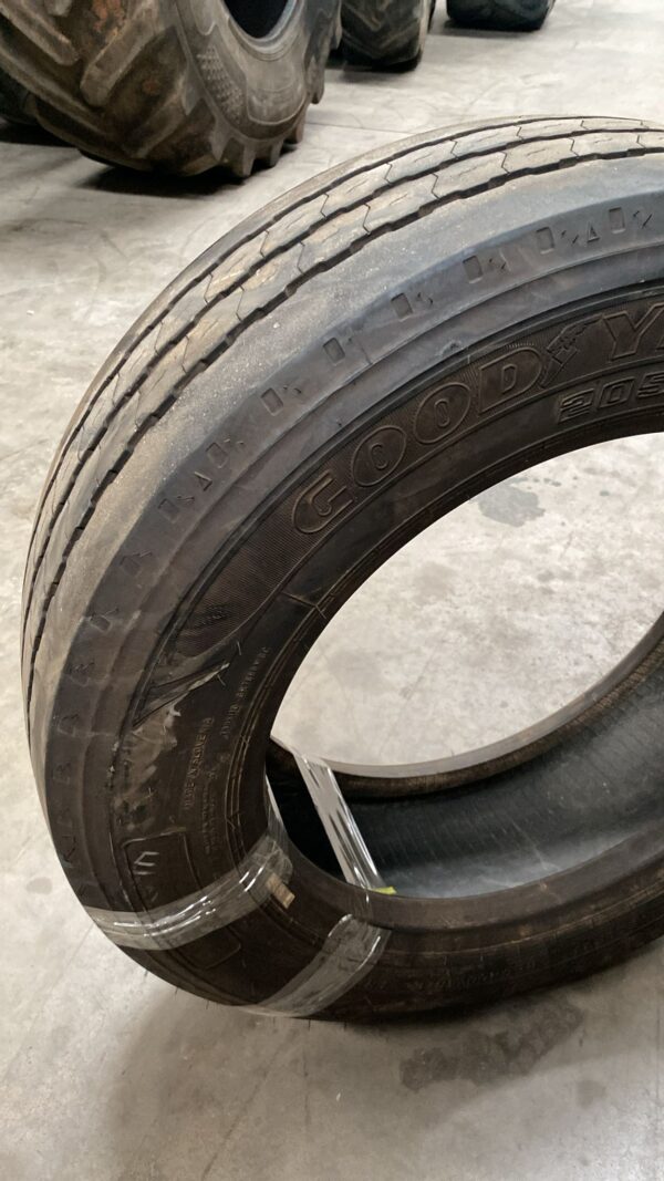 GOODYEAR 205/65R17.5 - Imagen 3