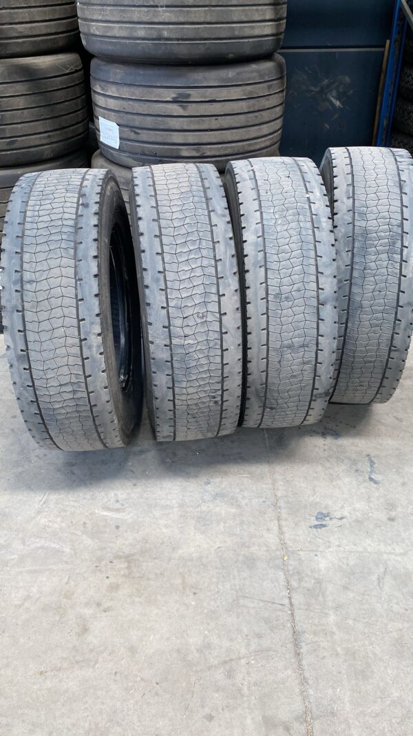 BRIDGESTONE 315/70R22.5 - Imagen 2