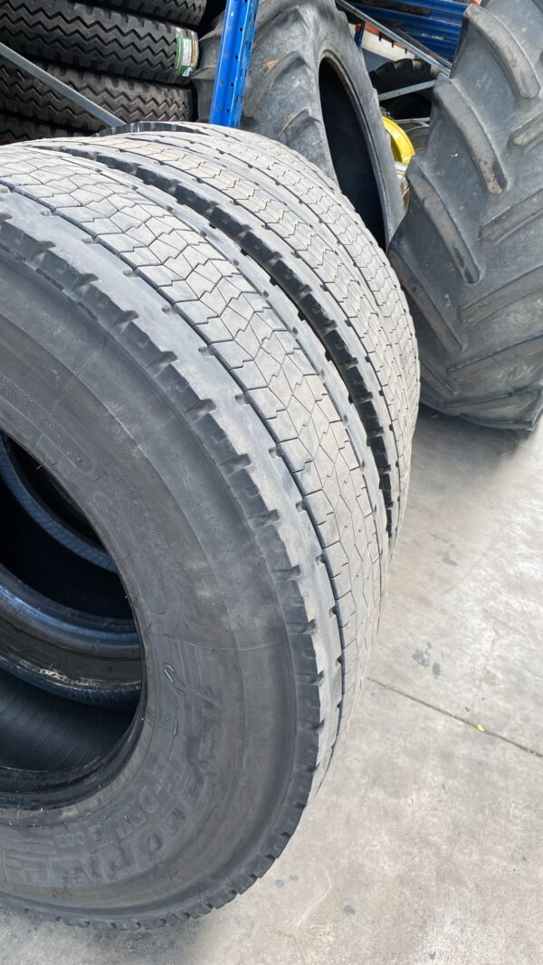 BRIDGESTONE 315/70R22.5 - Imagen 3