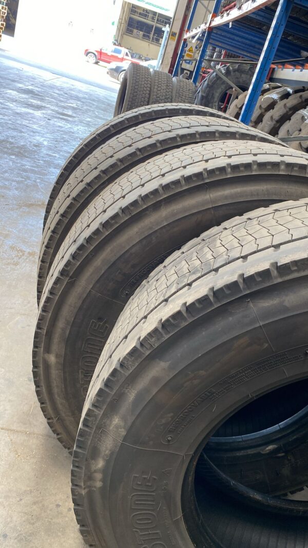 BRIDGESTONE 315/70R22.5 - Imagen 4