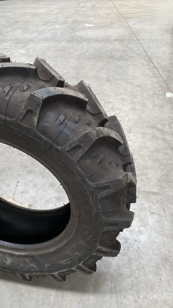 KLEBER 300/70R20 - Imagen 3