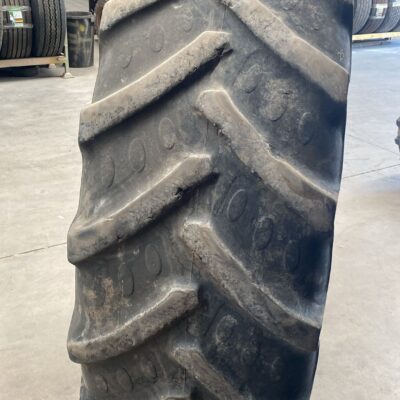 BKT 520/70R38