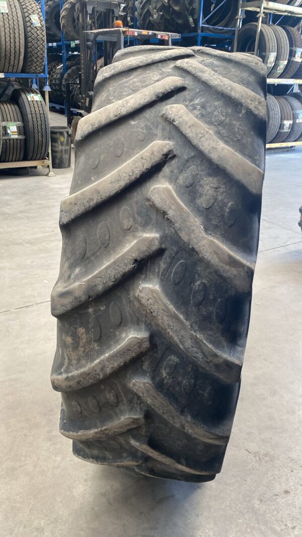 BKT 520/70R38 - Imagen 2
