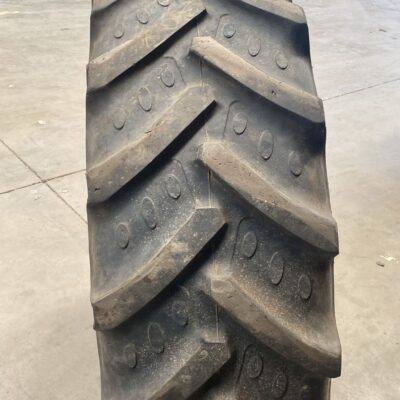 BKT 380/70R28