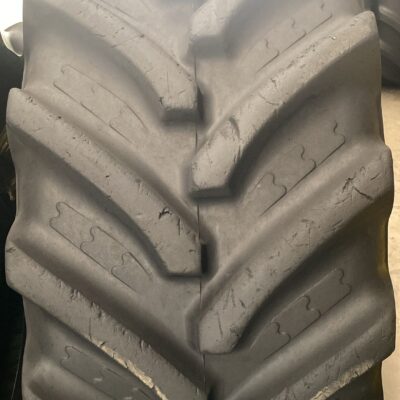 BKT 600/65R30