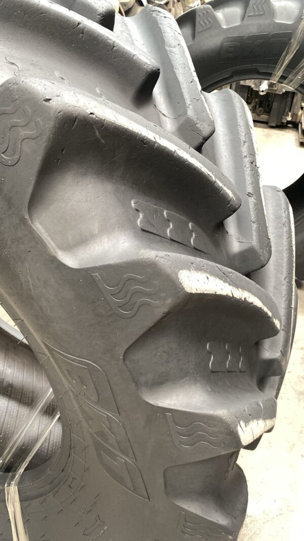 BKT 600/65R30 - Imagen 7