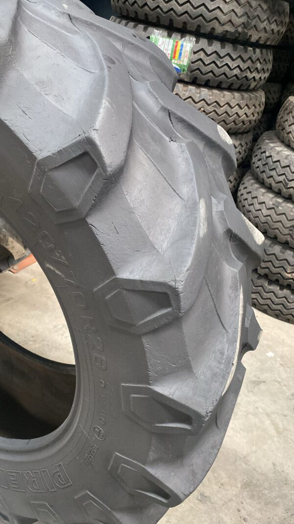 PIRELLI 420/70R28 - Imagen 4