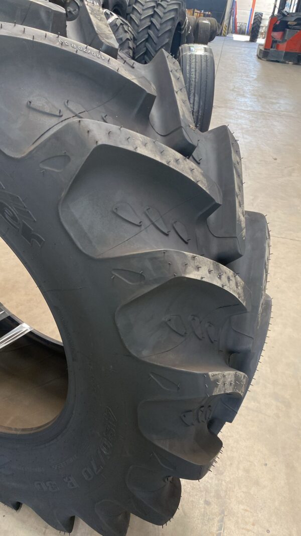 KLEBER 480/70R30 - Imagen 3