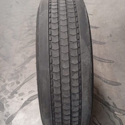 MICHELIN 265/70R19.5