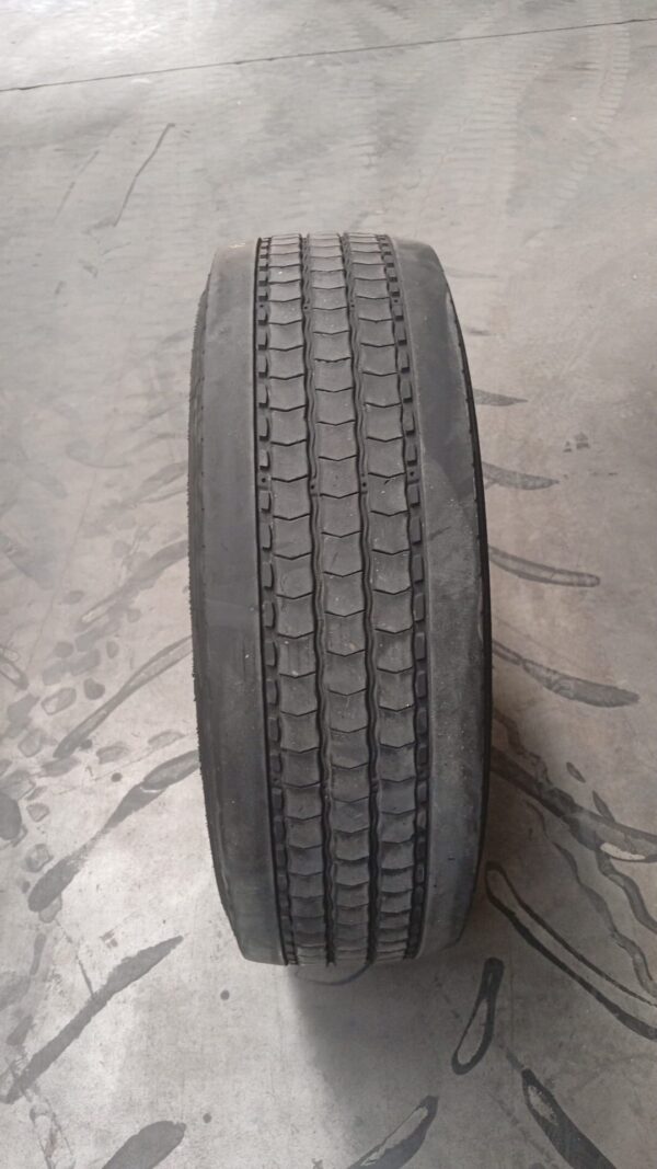 MICHELIN 265/70R19.5 - Imagen 2