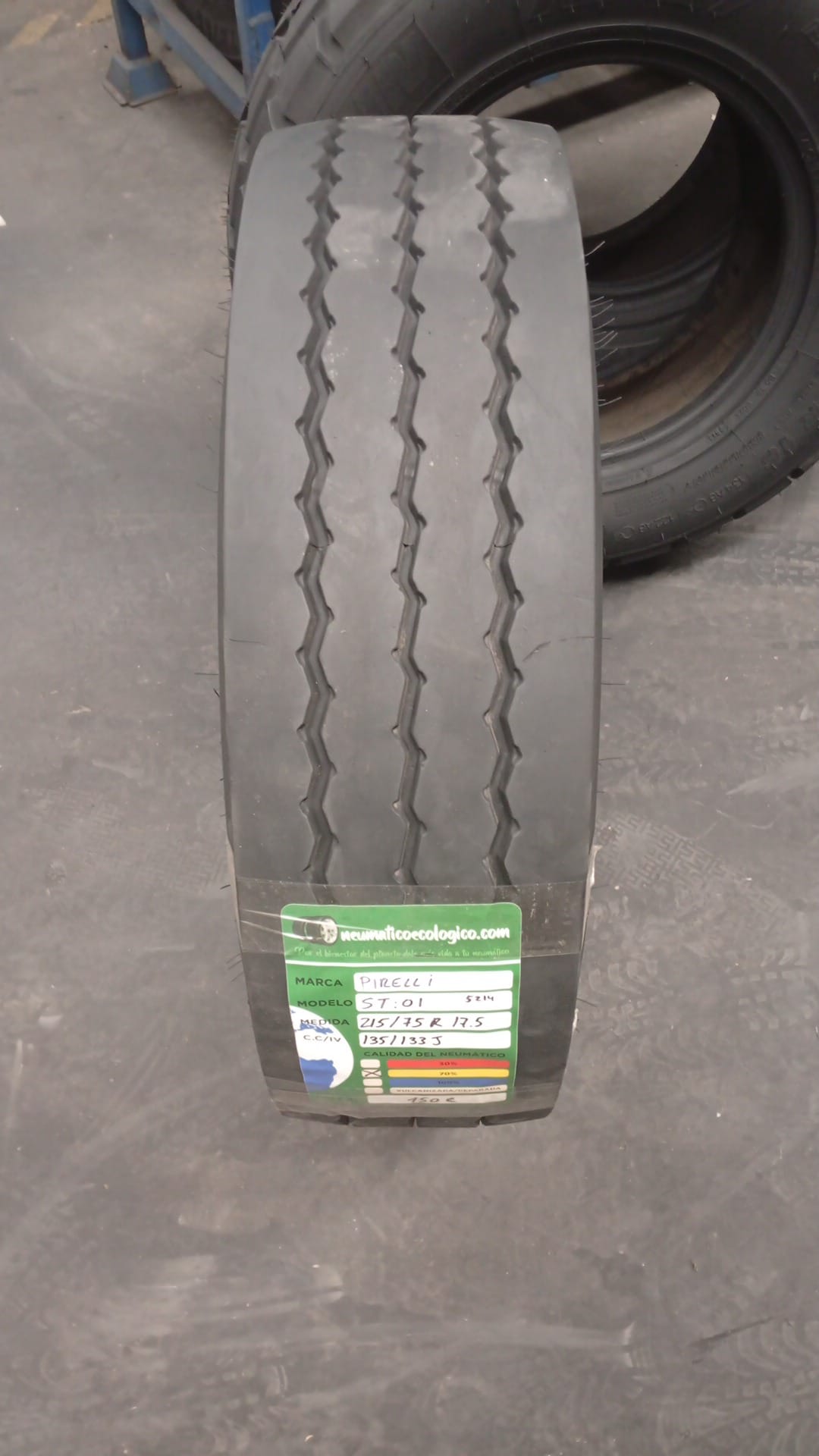 PIRELLI 215/75R17.5 - Imagen 2