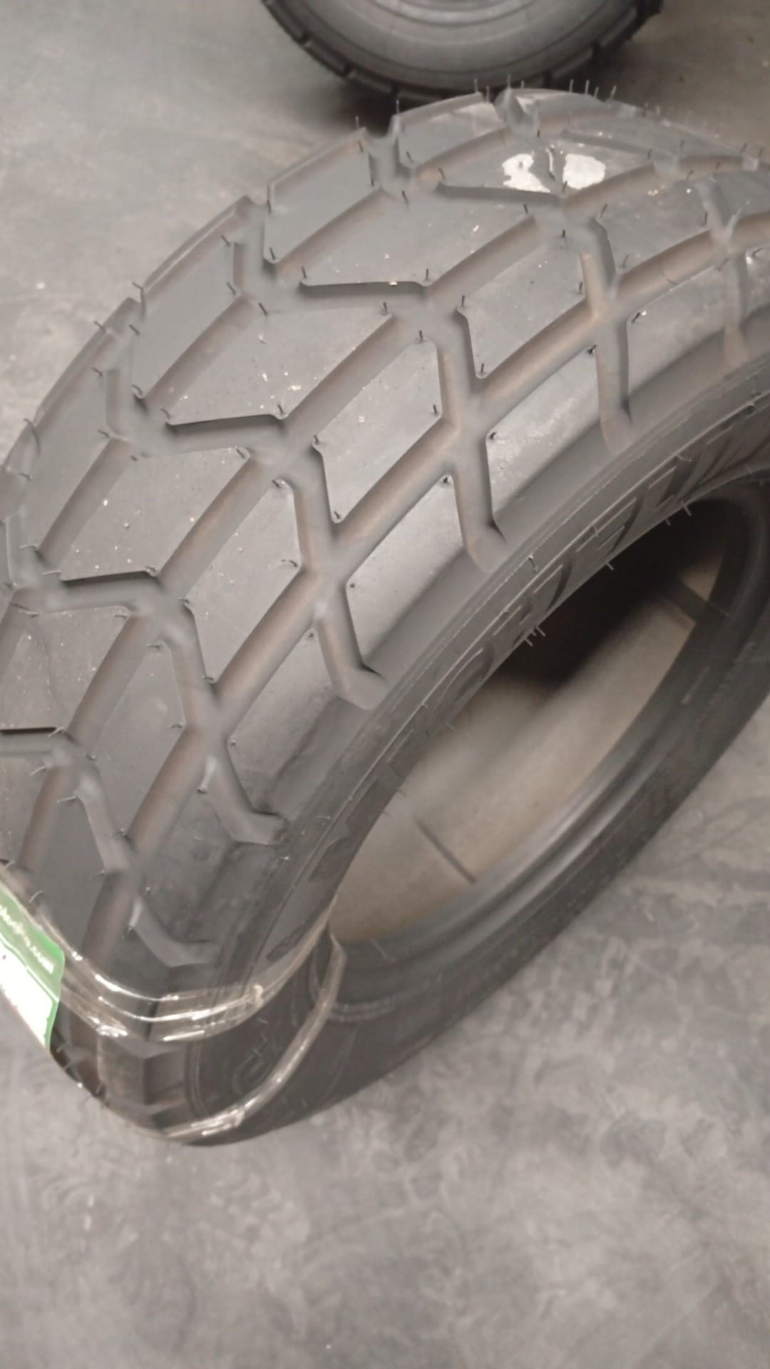 MICHELIN 270/65R16 - Imagen 3