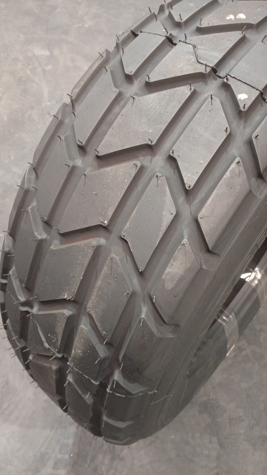 MICHELIN 275/65R16 - Imagen 3