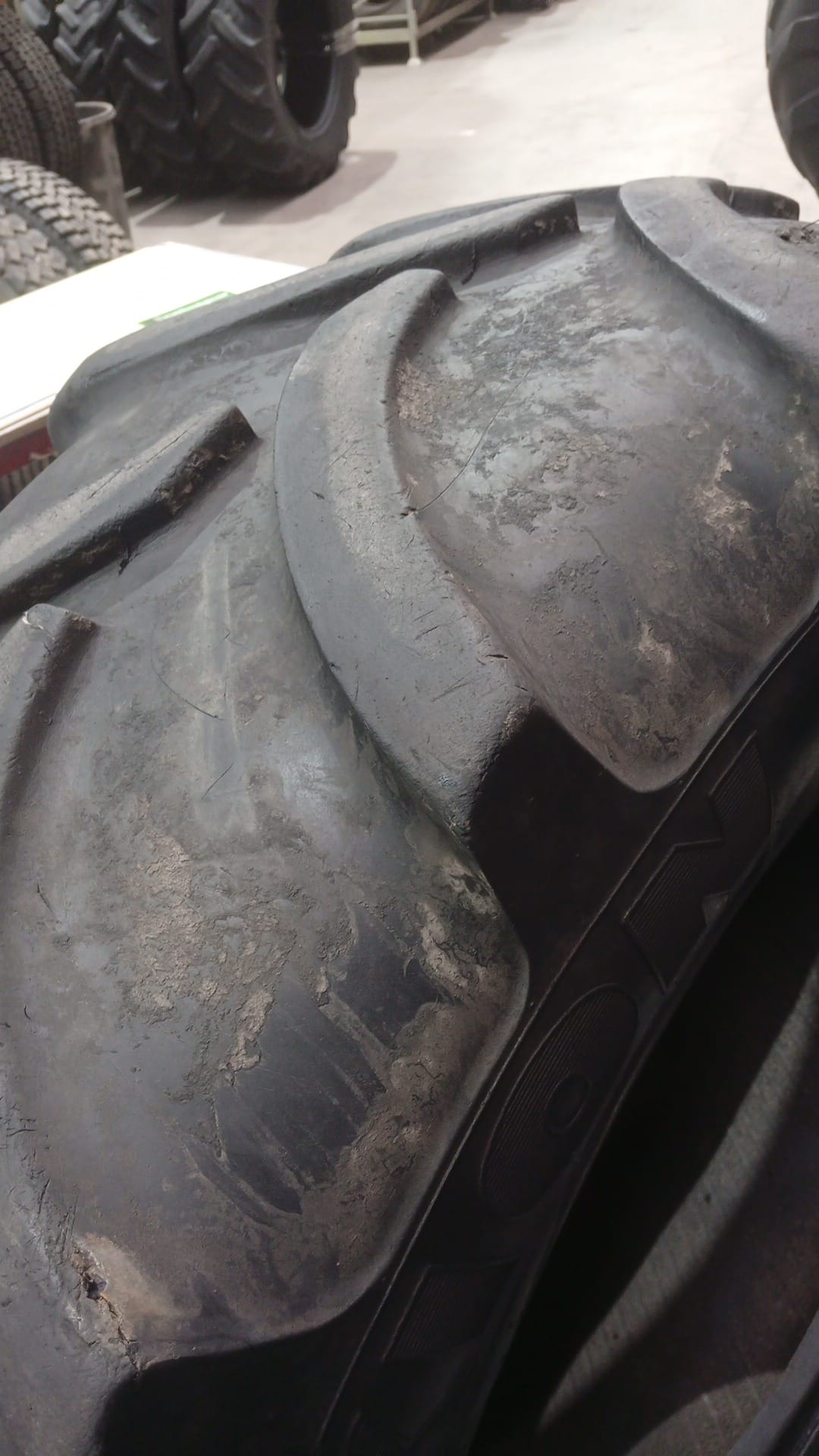 VREDESTEIN 420/70R28 - Imagen 4