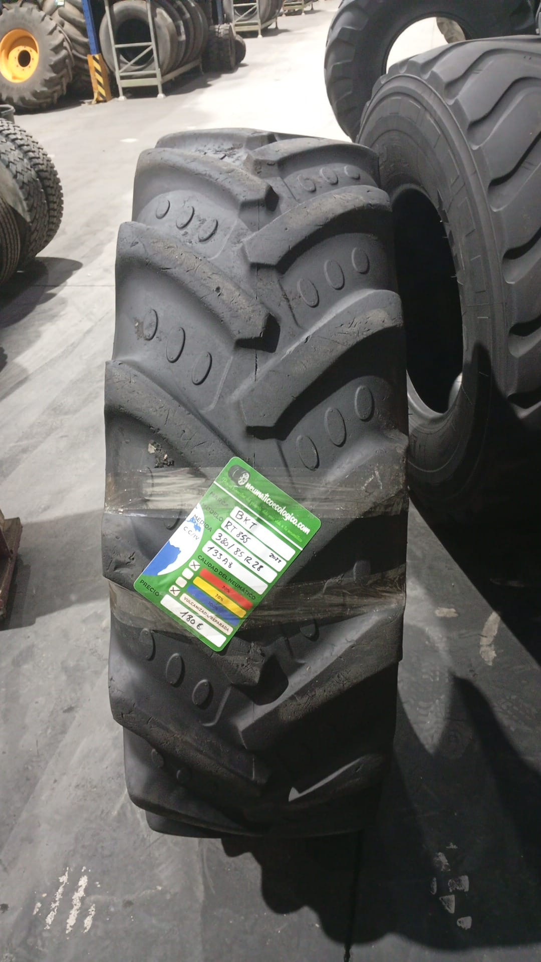 BKT 380/85R28 - Imagen 2