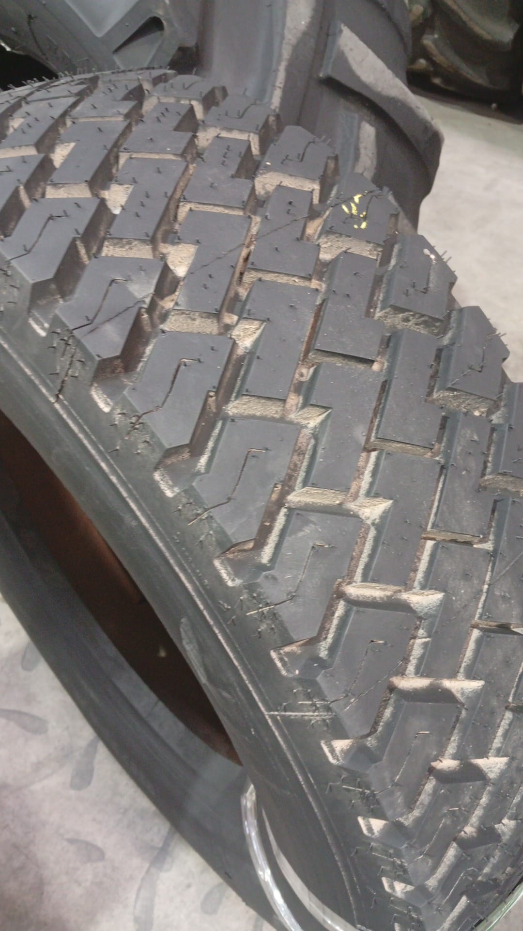 REMIX 285/70R19.5 - Imagen 4