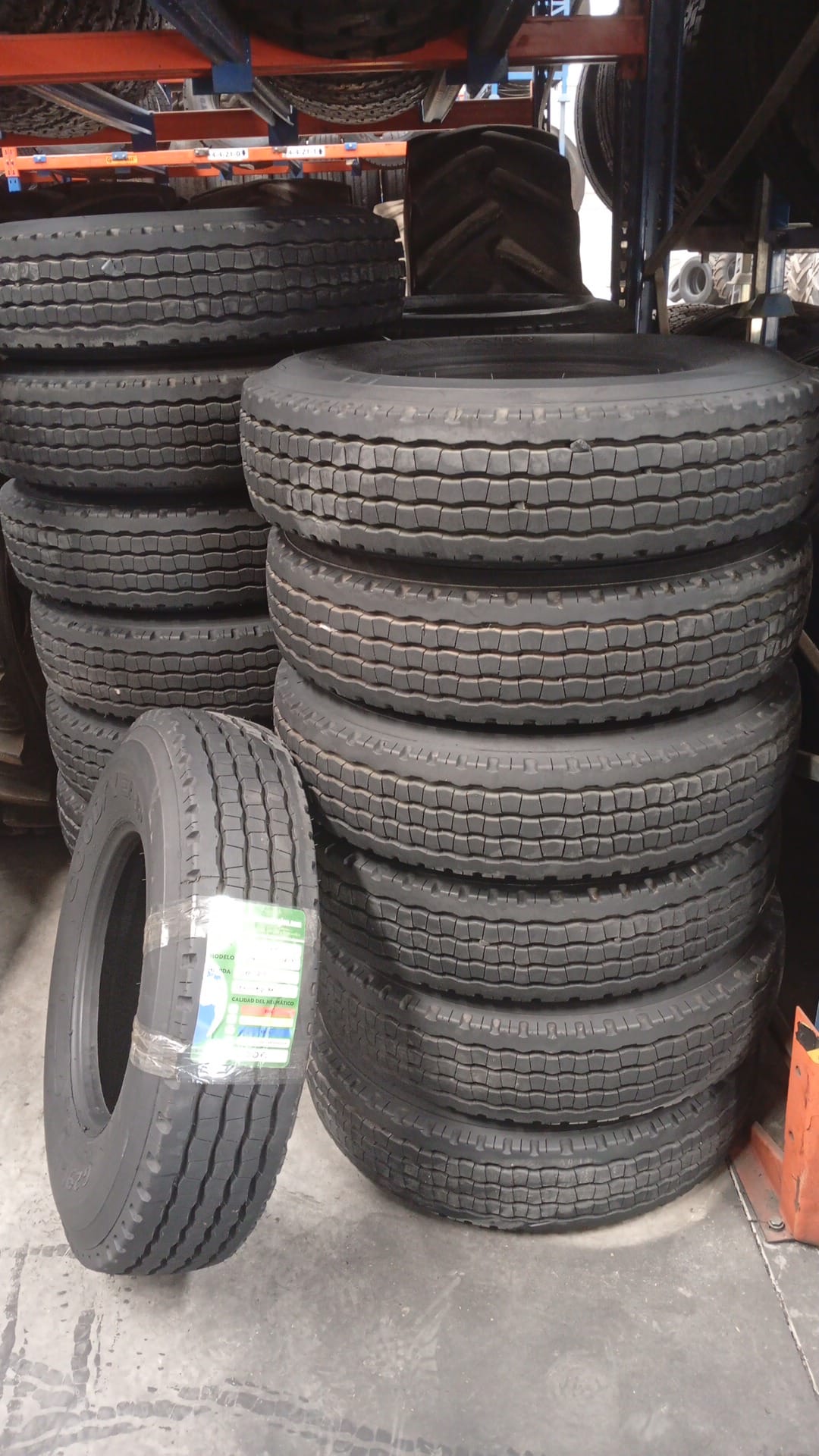 GOODYEAR 10R17.5 - Imagen 2